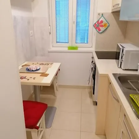 Apartment Apartma Ladinka *